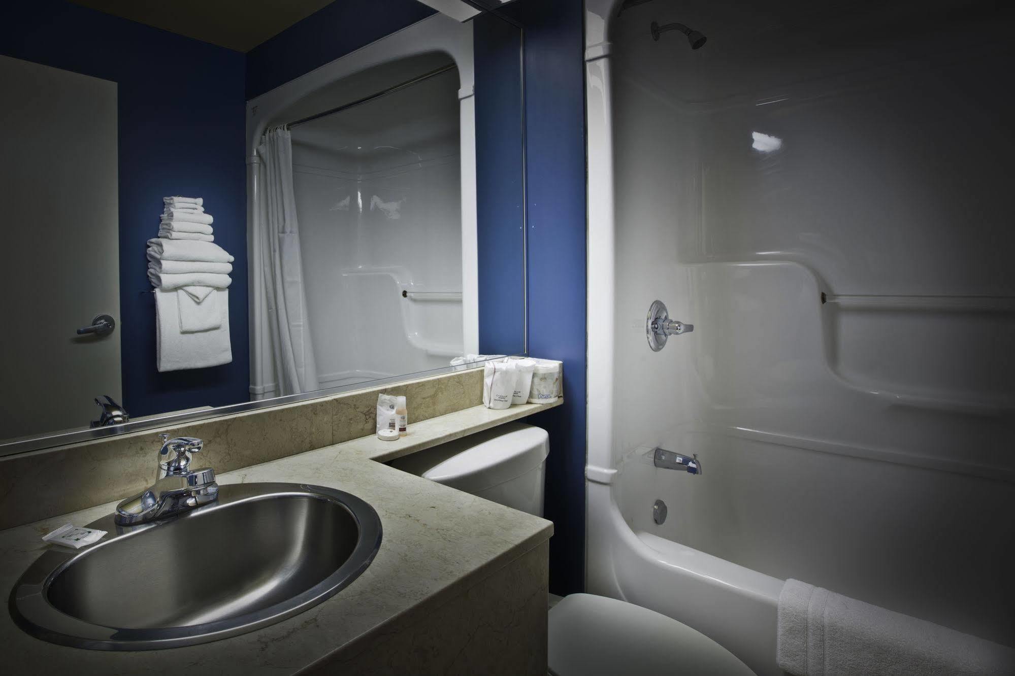 Repotel Aeroport Quebec エクステリア 写真